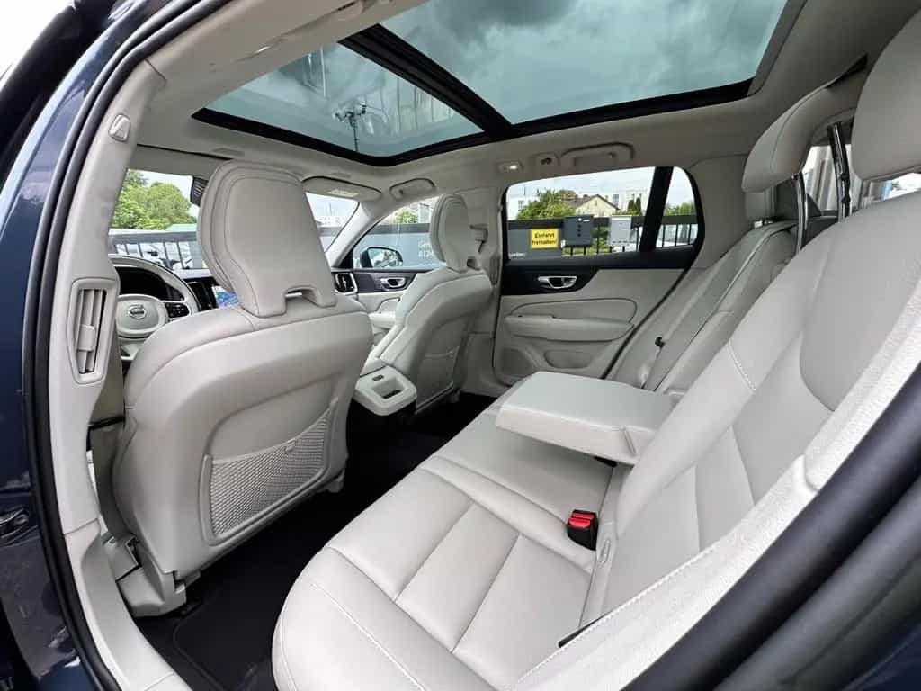 Volvo V60 Cross Country Plus AWD Navi Leder Pano ACC 11/2022-photo-22