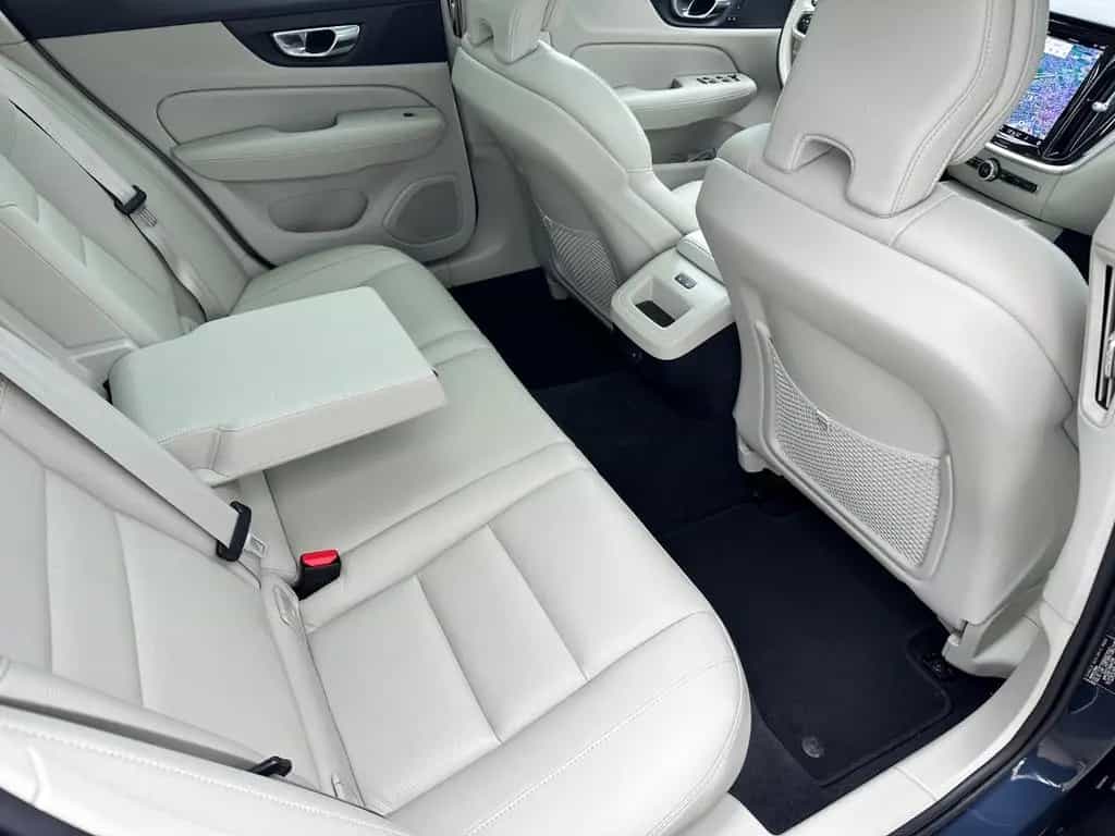 Volvo V60 Cross Country Plus AWD Navi Leder Pano ACC 11/2022-photo-23