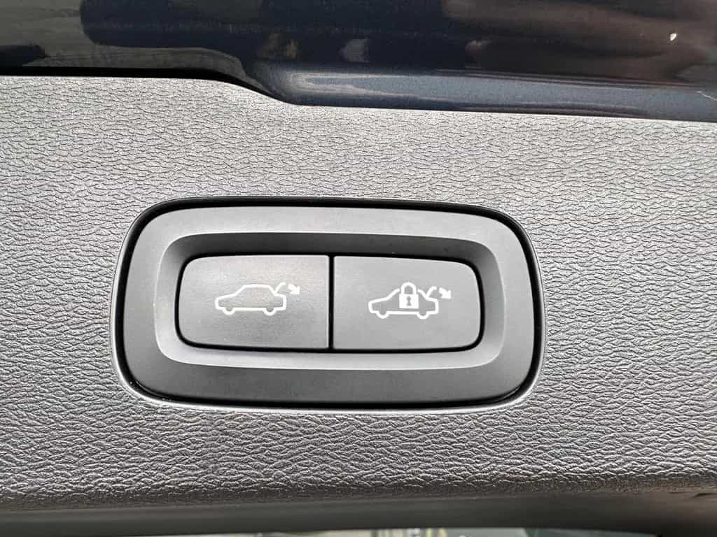 Volvo V60 Cross Country Plus AWD Navi Leder Pano ACC 11/2022-photo-27