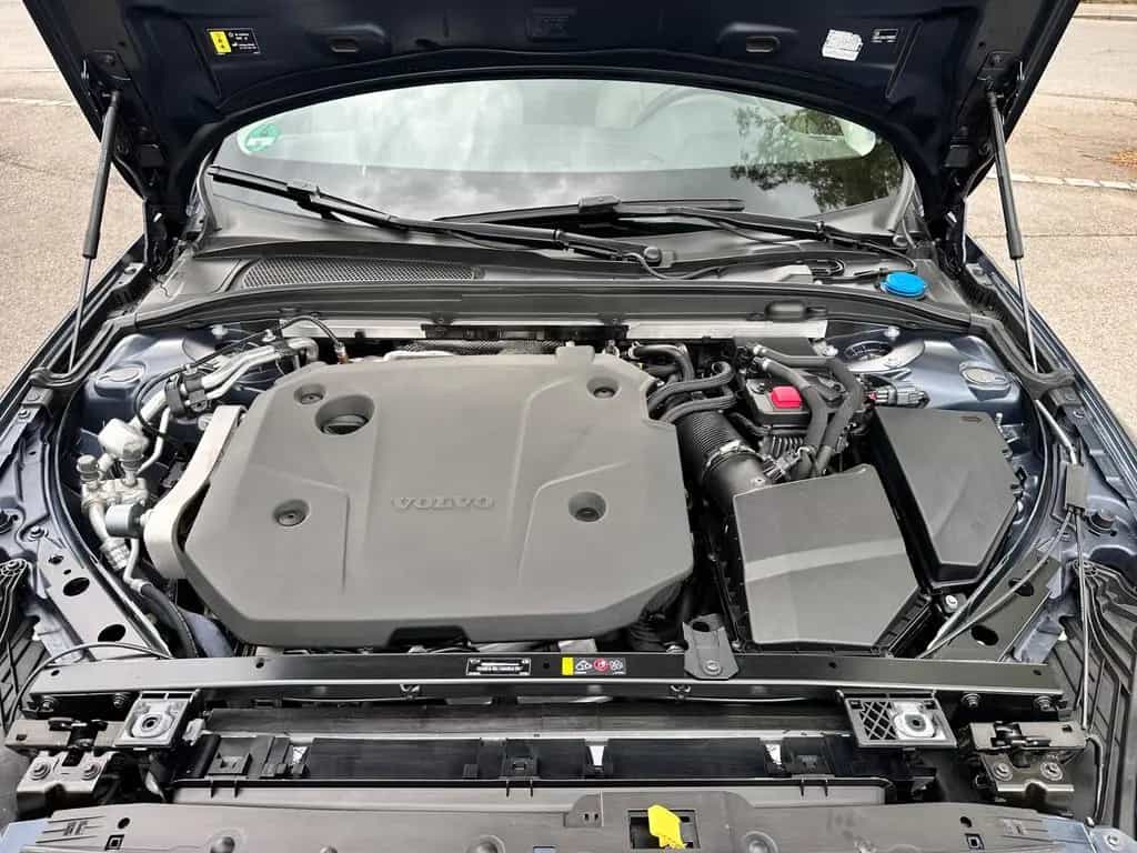 Volvo V60 Cross Country Plus AWD Navi Leder Pano ACC 11/2022-photo-28