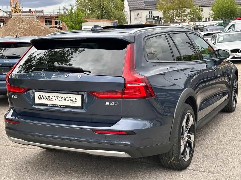 Volvo V60 Cross Country Plus AWD Navi Leder Pano ACC 11/2022-photo-2