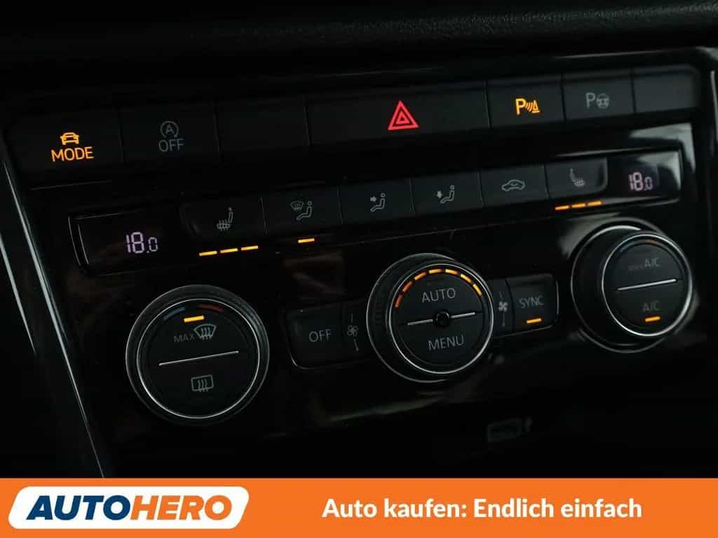 Volkswagen T-Roc 1.5 TSI ACT Sport*LED*NAVI*PDC*SHZ*KLIMA* 04/2018-photo-23