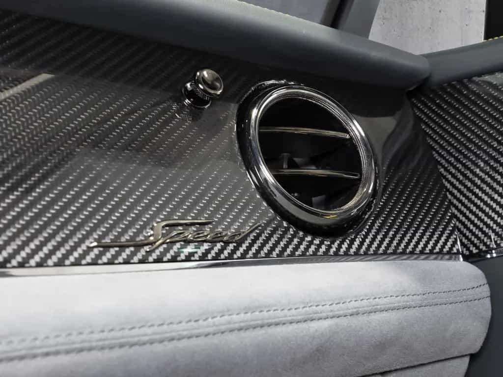 Bentley Bentayga Speed Akrapovic Exhaust, Parking Heater 10/2025-photo-17
