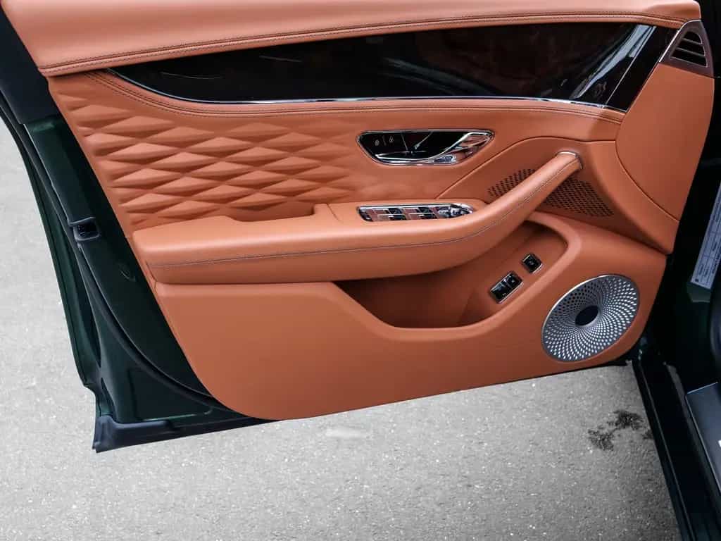 Bentley Flying Spur Azure Verdant 07/2024-photo-28