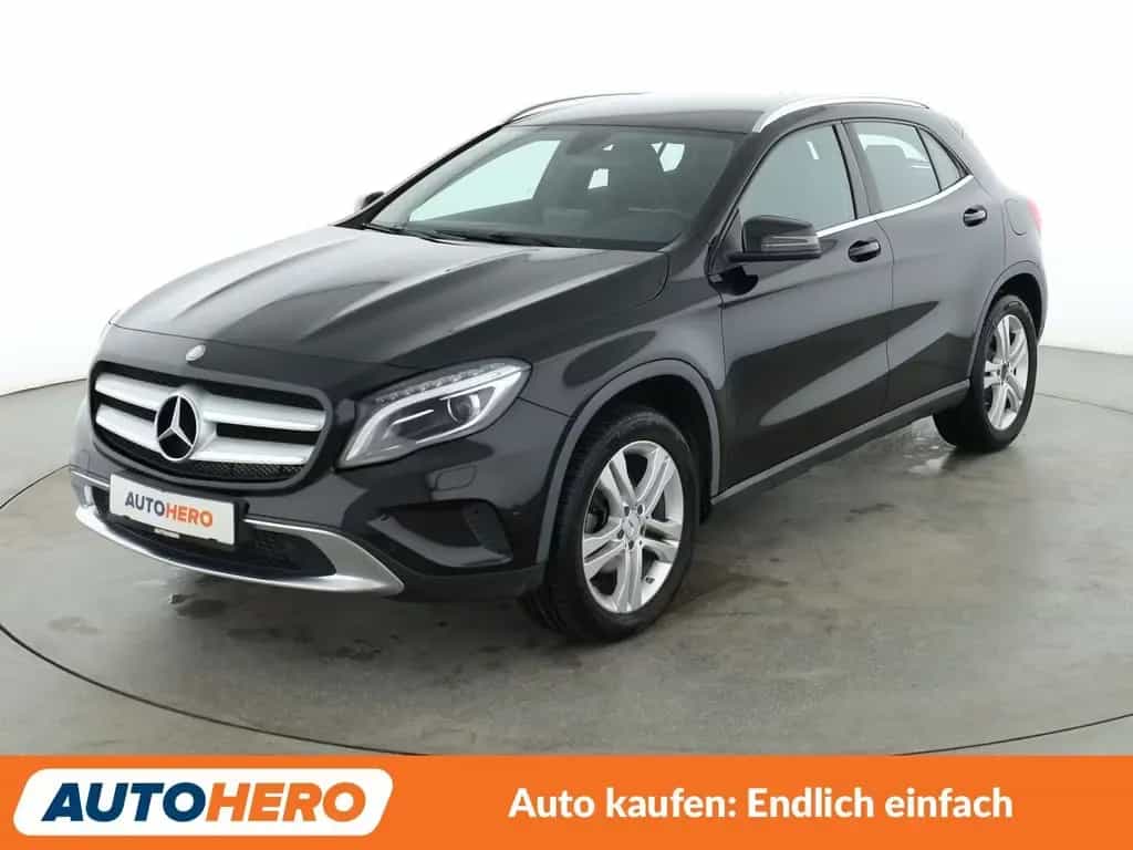 Mercedes-Benz GLA 200 Urban Aut.*NAVI*TEMPO*PDC* 04/2016-photo-0