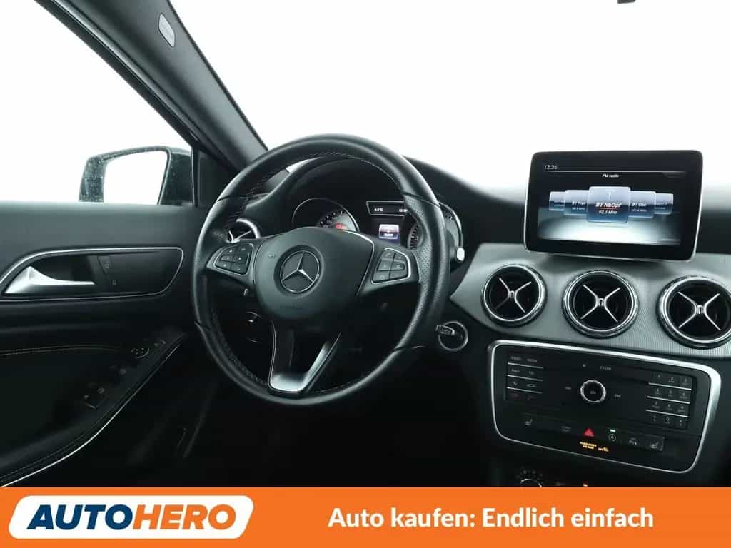 Mercedes-Benz GLA 200 Urban Aut.*NAVI*TEMPO*PDC* 04/2016-photo-12