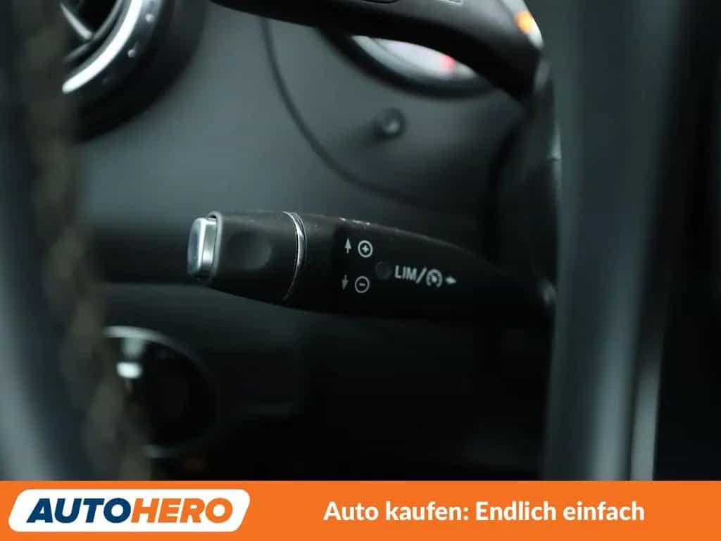 Mercedes-Benz GLA 200 Urban Aut.*NAVI*TEMPO*PDC* 04/2016-photo-25