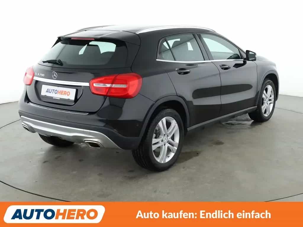 Mercedes-Benz GLA 200 Urban Aut.*NAVI*TEMPO*PDC* 04/2016-photo-5