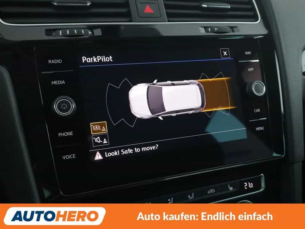 Volkswagen Golf VII 1.5 TSI ACT Highline BMT*NAVI*LED*PDC* 08/2019-photo-24