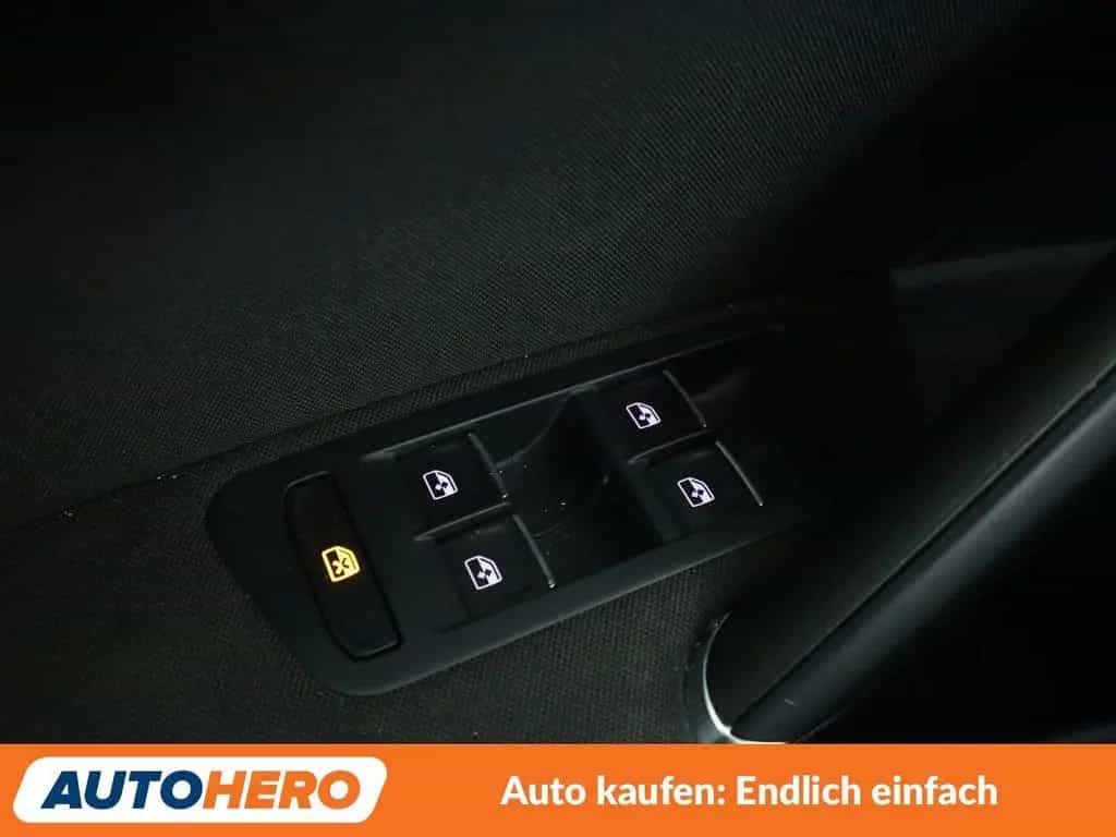Volkswagen Golf VII 1.5 TSI ACT Highline BMT*NAVI*LED*PDC* 08/2019-photo-28