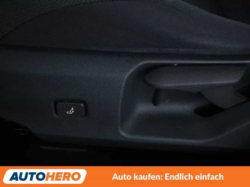 Toyota Corolla 1.2 Turbo Comfort*NAVI*ACC*CAM*SHZ*AHK* 09/2019-photo-32