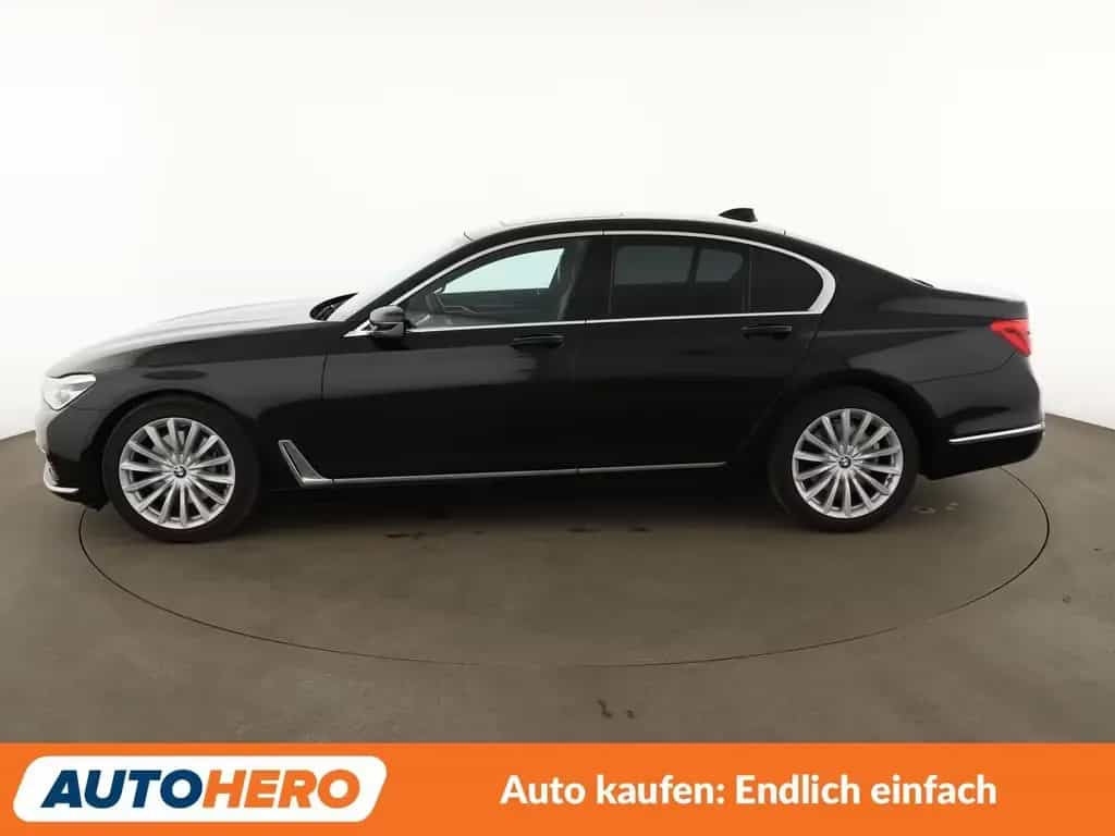 BMW 7 Series 740i Aut.*NAVI*LED*PDC*SHZ*TEMPO*ALU*PANO* 12/2018-photo-2