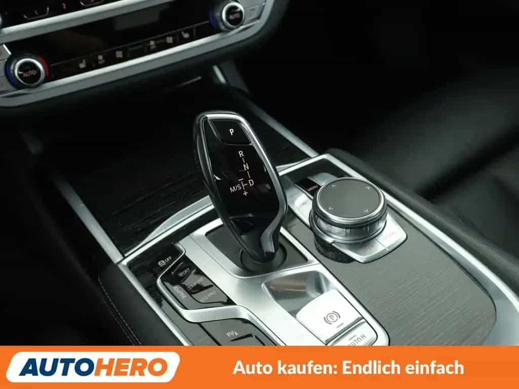 BMW 7 Series 740i Aut.*NAVI*LED*PDC*SHZ*TEMPO*ALU*PANO* 12/2018-photo-23