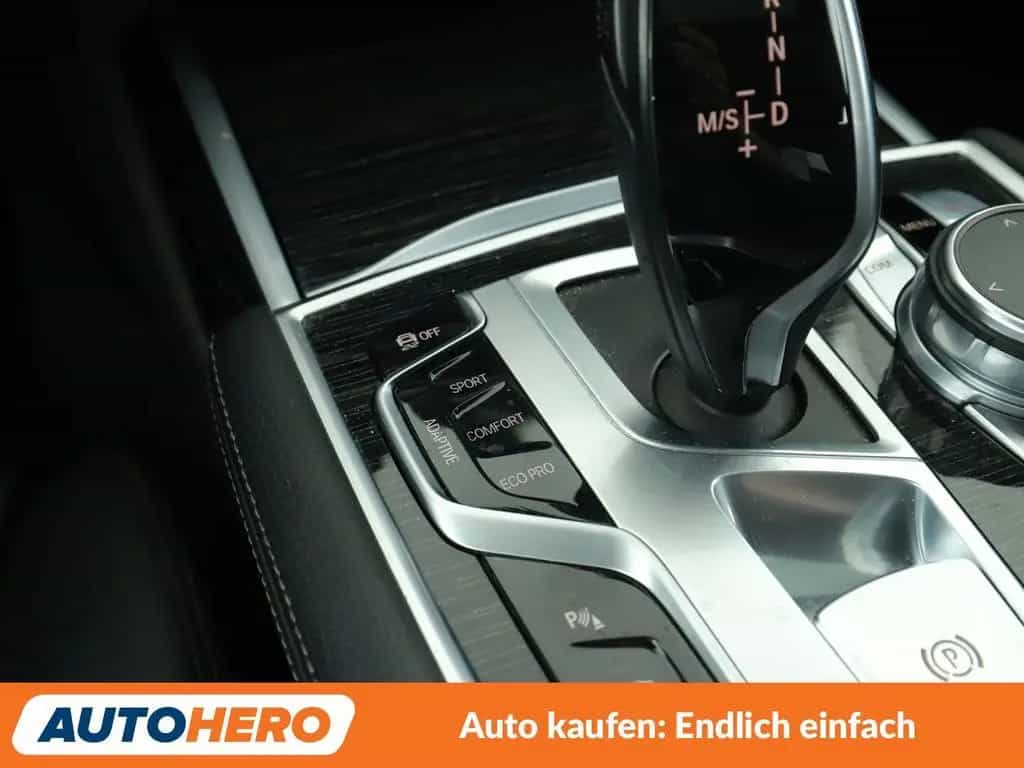 BMW 7 Series 740i Aut.*NAVI*LED*PDC*SHZ*TEMPO*ALU*PANO* 12/2018-photo-24