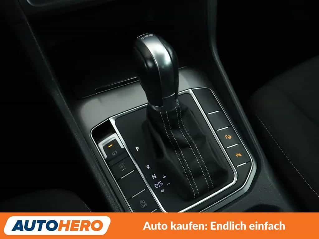 Volkswagen Golf VII Sportsvan 1.4 TSI Lounge BlueMotion 11/2015-photo-24