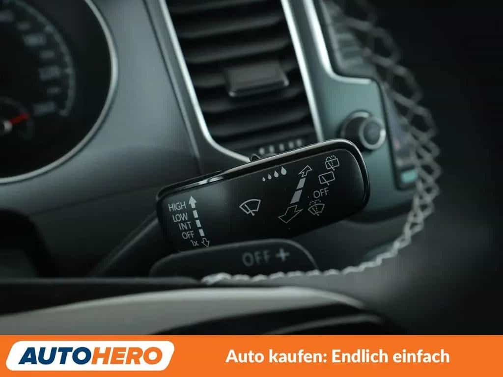 Volkswagen Golf VII Sportsvan 1.4 TSI Lounge BlueMotion 11/2015-photo-28