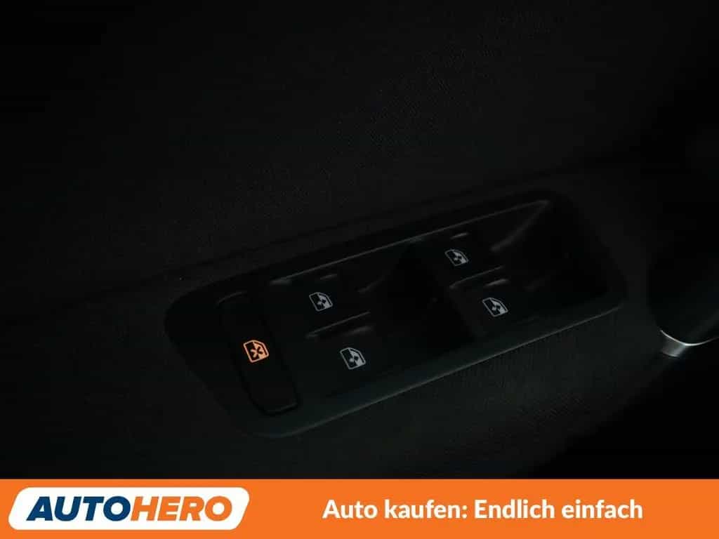 Volkswagen Golf VII Sportsvan 1.4 TSI Lounge BlueMotion 11/2015-photo-30