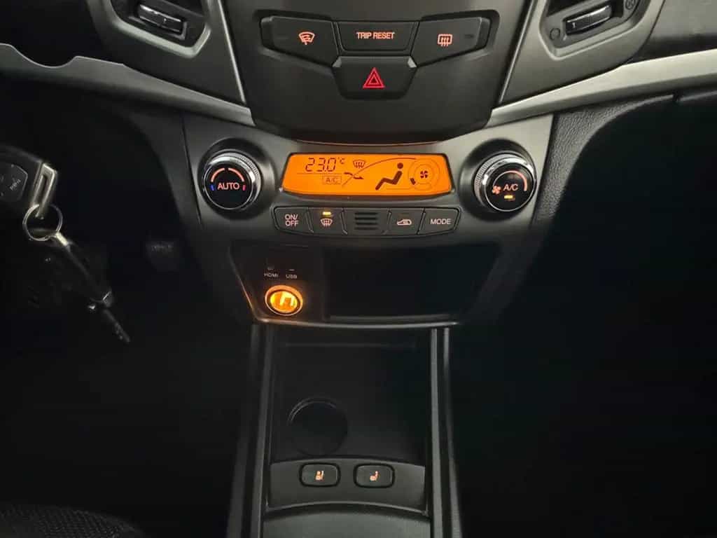 Ssangyong Korando Crystal 2x2 e-XDI 4WD+SHZ+NAVI 02/2018-photo-15