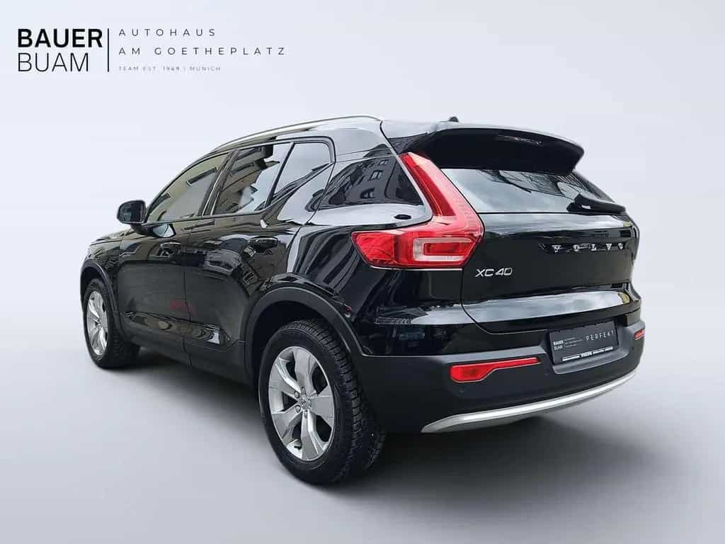 Volvo XC40 Core 2WD 04/2023-photo-3