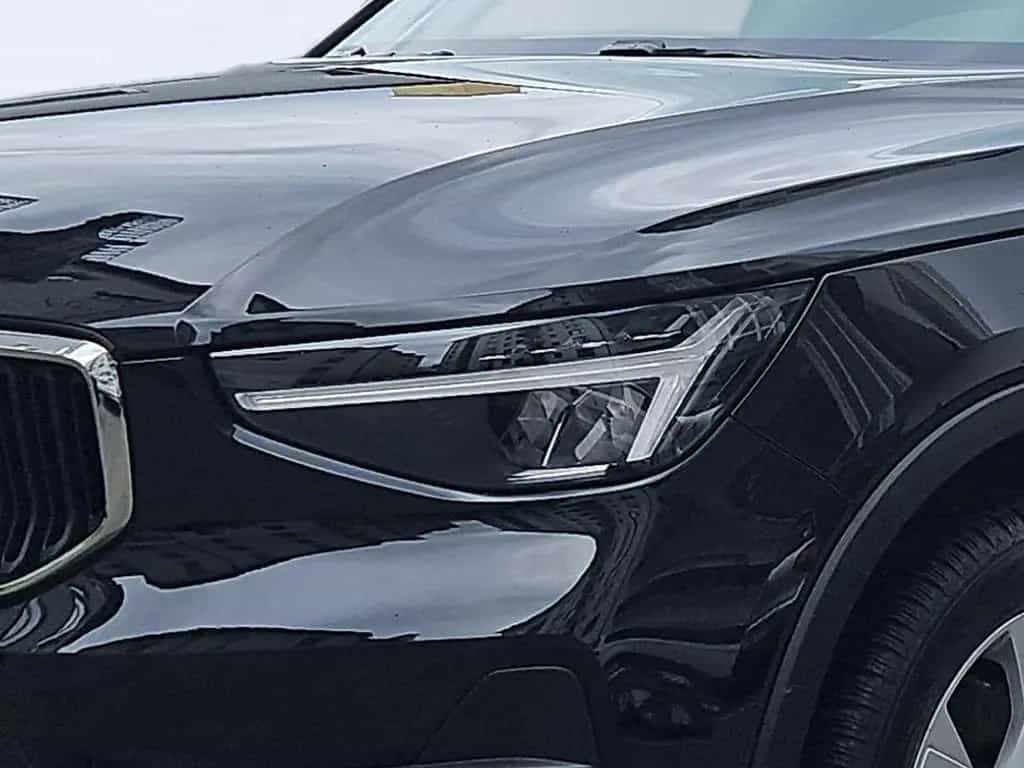 Volvo XC40 Core 2WD 04/2023-photo-4