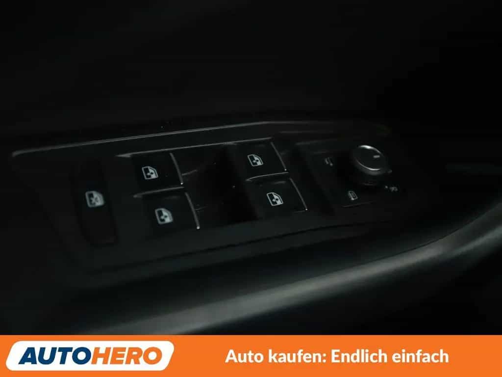 Volkswagen T-Roc 1.5 TSI ACT Style Aut.*NAVI*ACC*PLA* 10/2022-photo-24