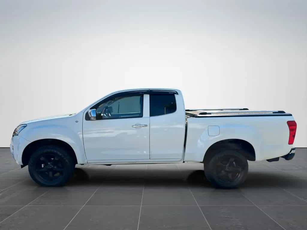 Isuzu D-Max SPACE CAB 4WD - MIT IMPOSANTER OPTIK ! 09/2014-photo-1