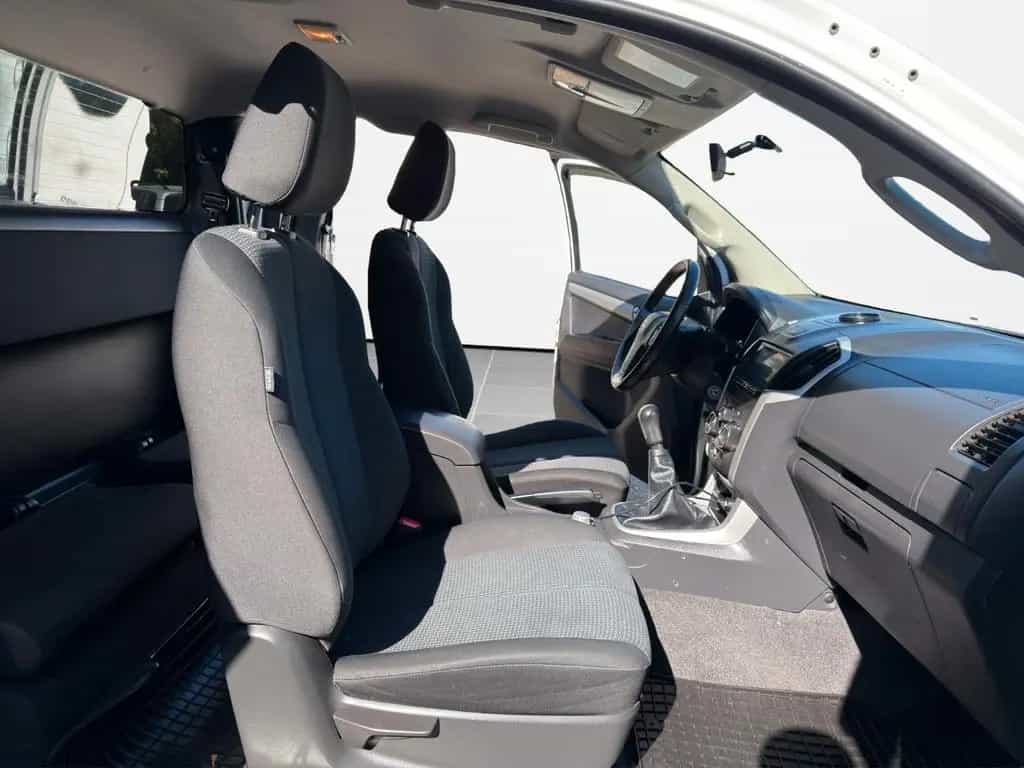 Isuzu D-Max SPACE CAB 4WD - MIT IMPOSANTER OPTIK ! 09/2014-photo-10