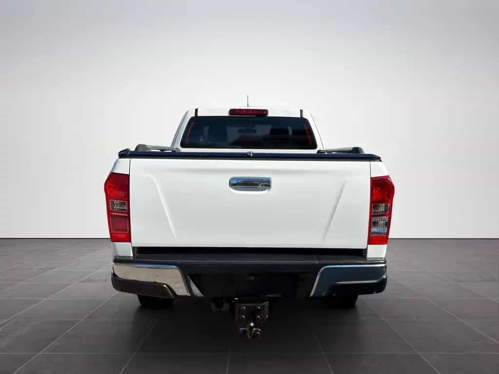 Isuzu D-Max SPACE CAB 4WD - MIT IMPOSANTER OPTIK ! 09/2014-photo-3