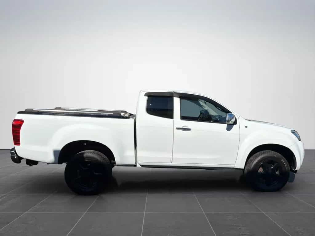 Isuzu D-Max SPACE CAB 4WD - MIT IMPOSANTER OPTIK ! 09/2014-photo-6