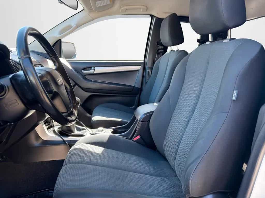 Isuzu D-Max SPACE CAB 4WD - MIT IMPOSANTER OPTIK ! 09/2014-photo-8