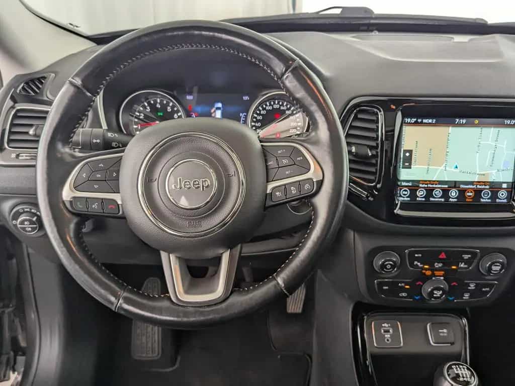 Jeep Compass 1.4 MultiAir Limited FWD LEDER+NAVI+PANO 06/2020-photo-17