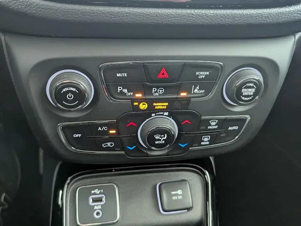 Jeep Compass 1.4 MultiAir Limited FWD LEDER+NAVI+PANO 06/2020-photo-22