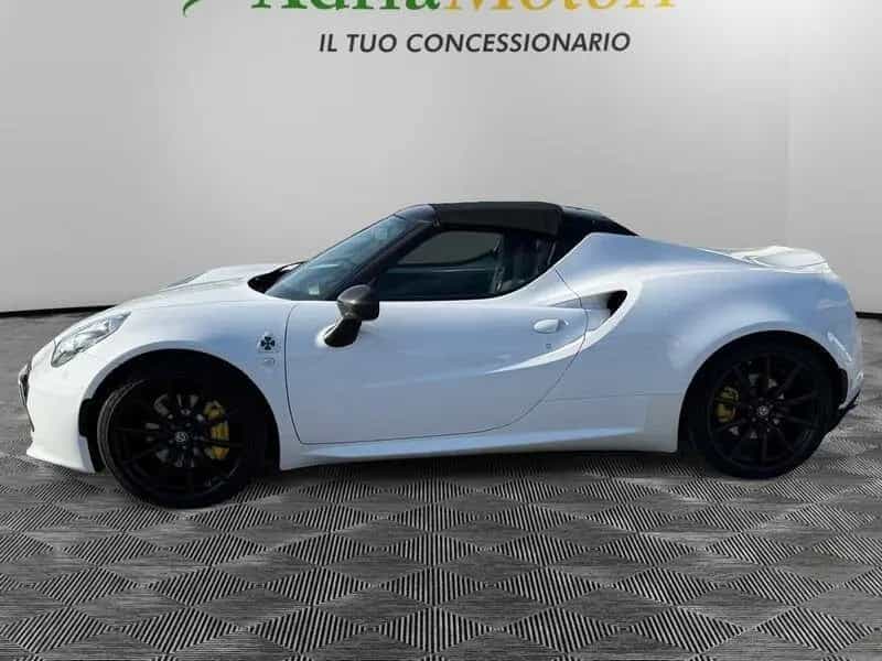 Alfa Romeo 4C 1750 TBi 05/2016-photo-1