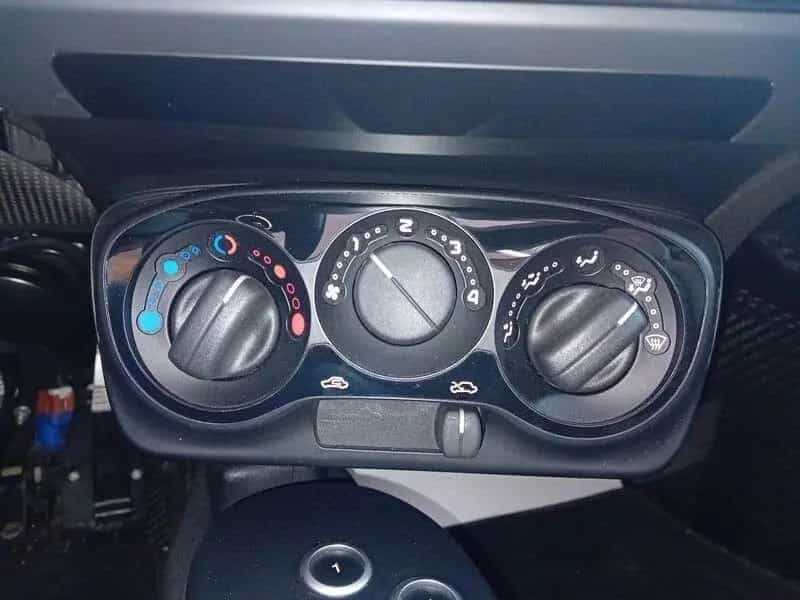Alfa Romeo 4C 1750 TBi 05/2016-photo-12