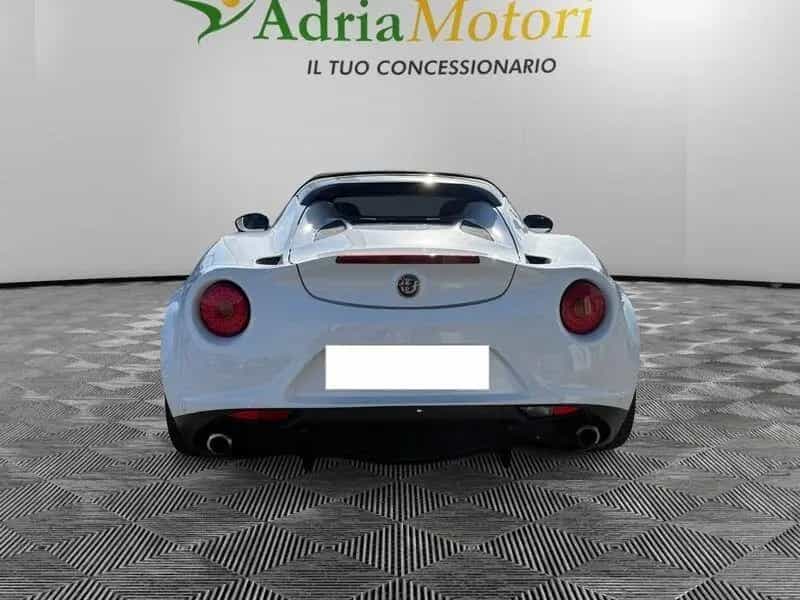 Alfa Romeo 4C 1750 TBi 05/2016-photo-3