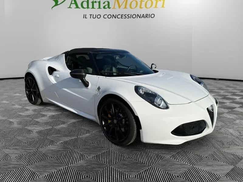 Alfa Romeo 4C 1750 TBi 05/2016-photo-6