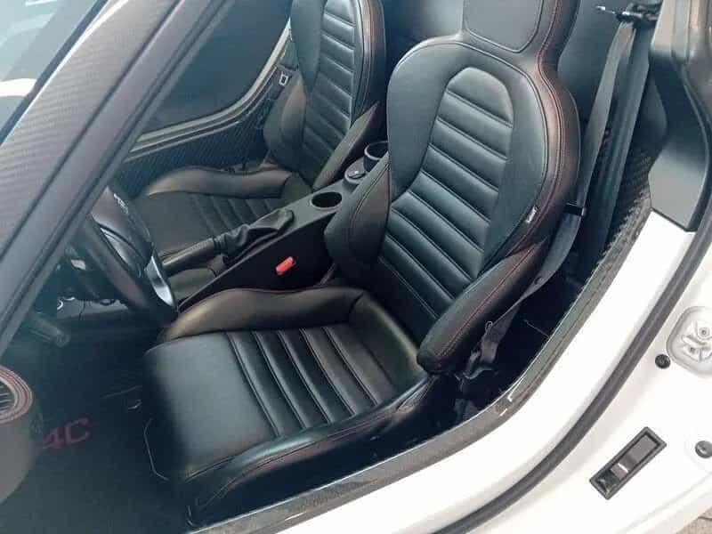 Alfa Romeo 4C 1750 TBi 05/2016-photo-9