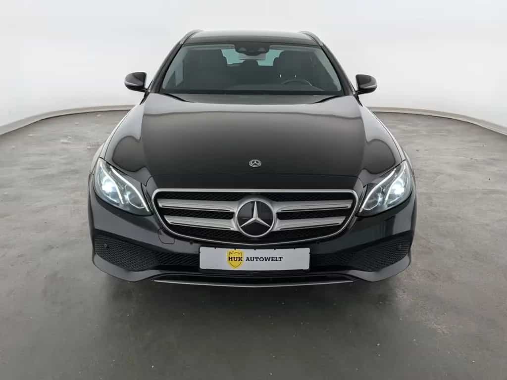 Mercedes-Benz E 220 T d Avantgarde LED+NAVI+ACC+Distronic/eFH. 08/2018-photo-1