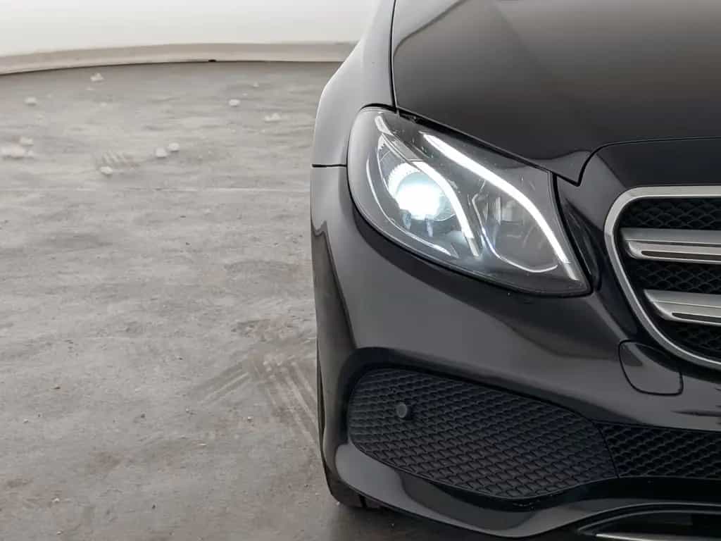 Mercedes-Benz E 220 T d Avantgarde LED+NAVI+ACC+Distronic/eFH. 08/2018-photo-2