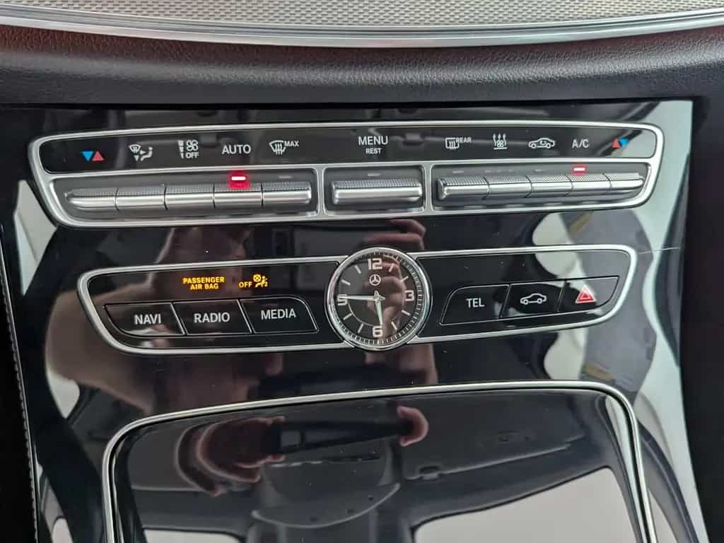 Mercedes-Benz E 220 T d Avantgarde LED+NAVI+ACC+Distronic/eFH. 08/2018-photo-21