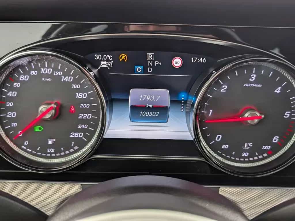 Mercedes-Benz E 220 T d Avantgarde LED+NAVI+ACC+Distronic/eFH. 08/2018-photo-27