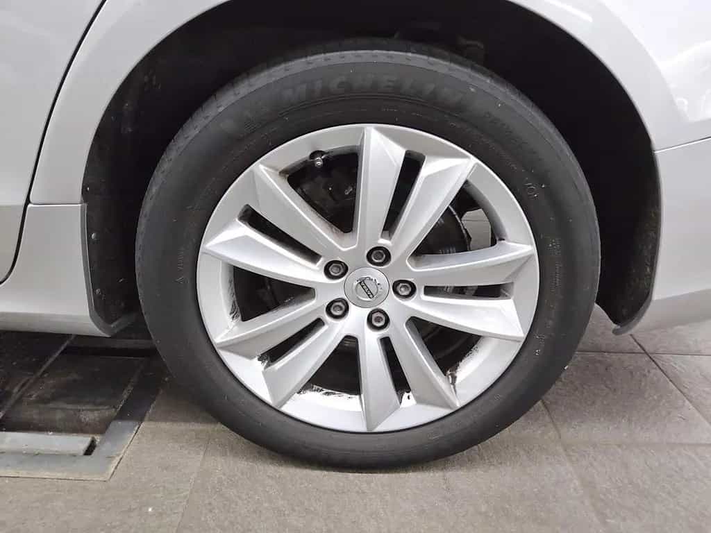 Volvo V60 B4 D Momentum Navi LED AHK Kamera 09/2021-photo-10