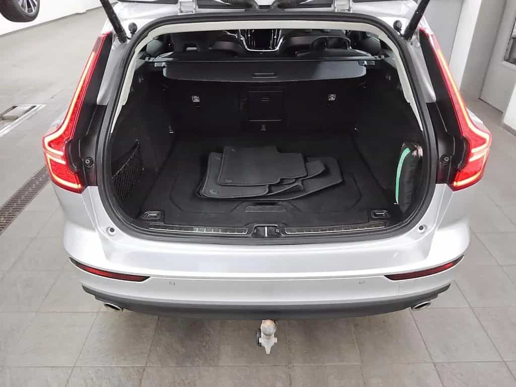 Volvo V60 B4 D Momentum Navi LED AHK Kamera 09/2021-photo-11