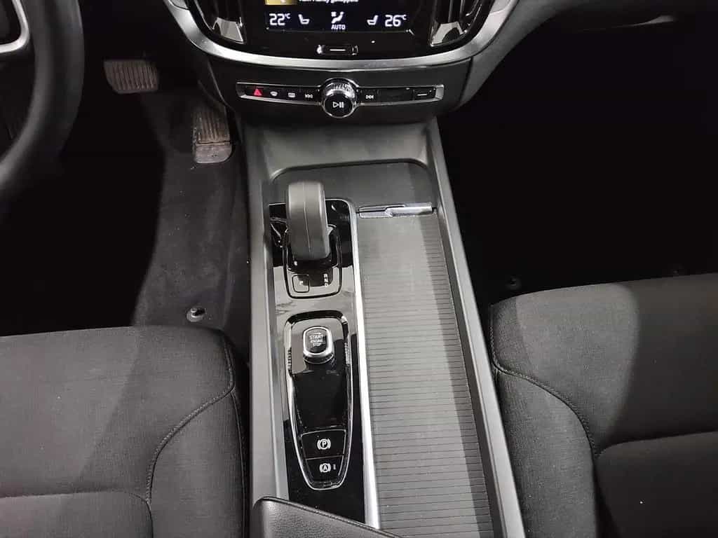 Volvo V60 B4 D Momentum Navi LED AHK Kamera 09/2021-photo-5