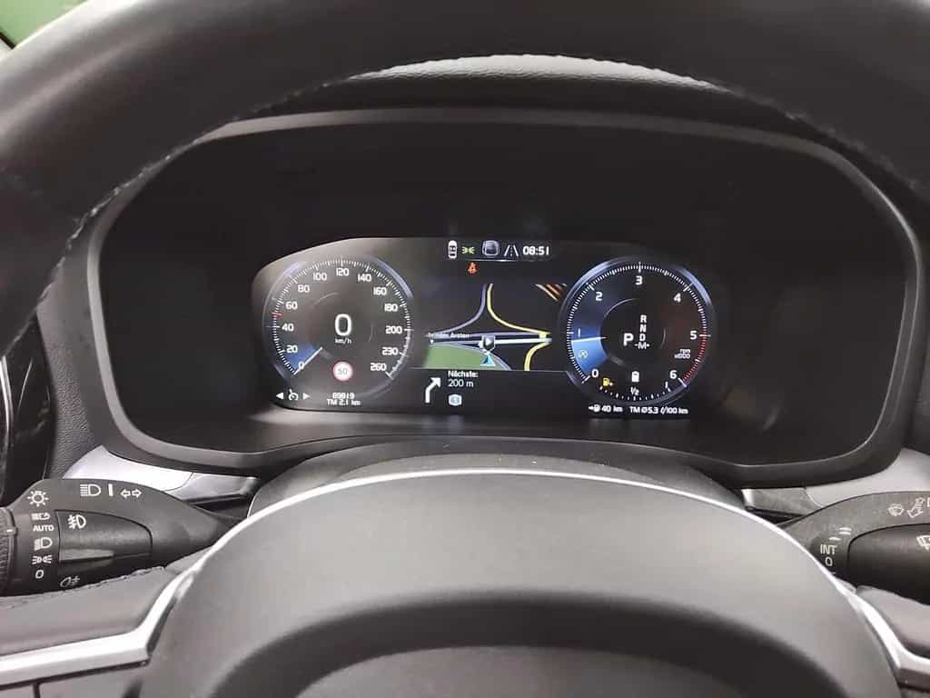 Volvo V60 B4 D Momentum Navi LED AHK Kamera 09/2021-photo-7