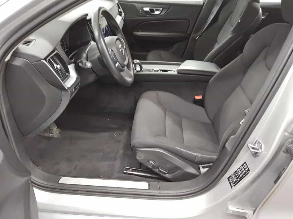 Volvo V60 B4 D Momentum Navi LED AHK Kamera 09/2021-photo-8