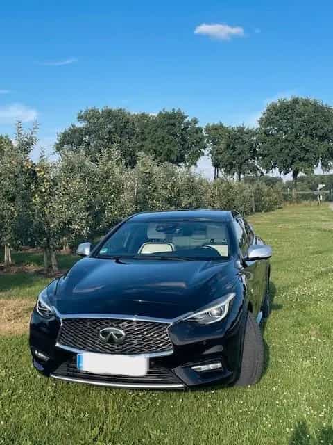 Infiniti Q30 2.2d DCT AWD Premium Tech Gallery White ... 08/2017-photo-2