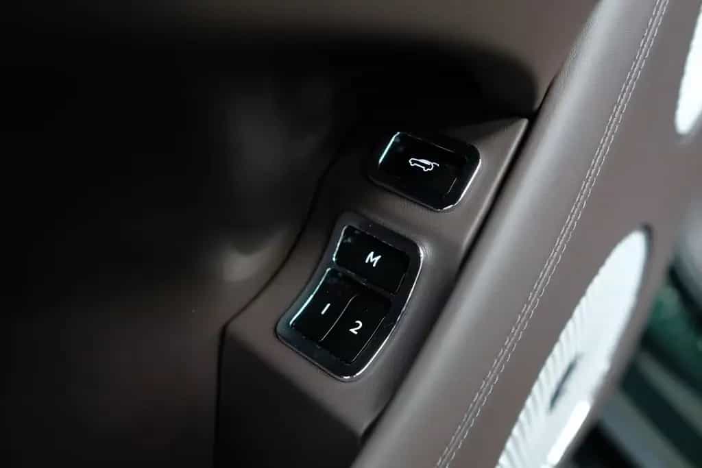 Bentley Bentayga S V8 /MULLINER/NAIM/PANO/TOURING/NIGHT 03/2025-photo-19