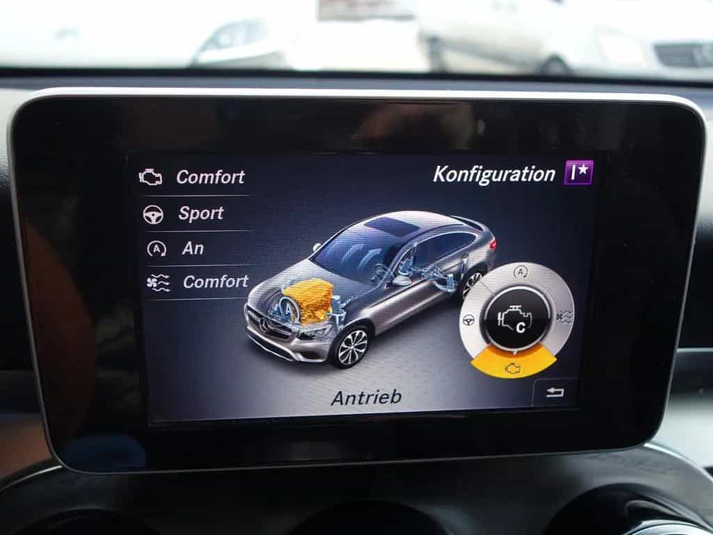 Mercedes-Benz GLC 300 Coupe  4Matic Autom AHK NAVI Leder LED 11/2017-photo-23
