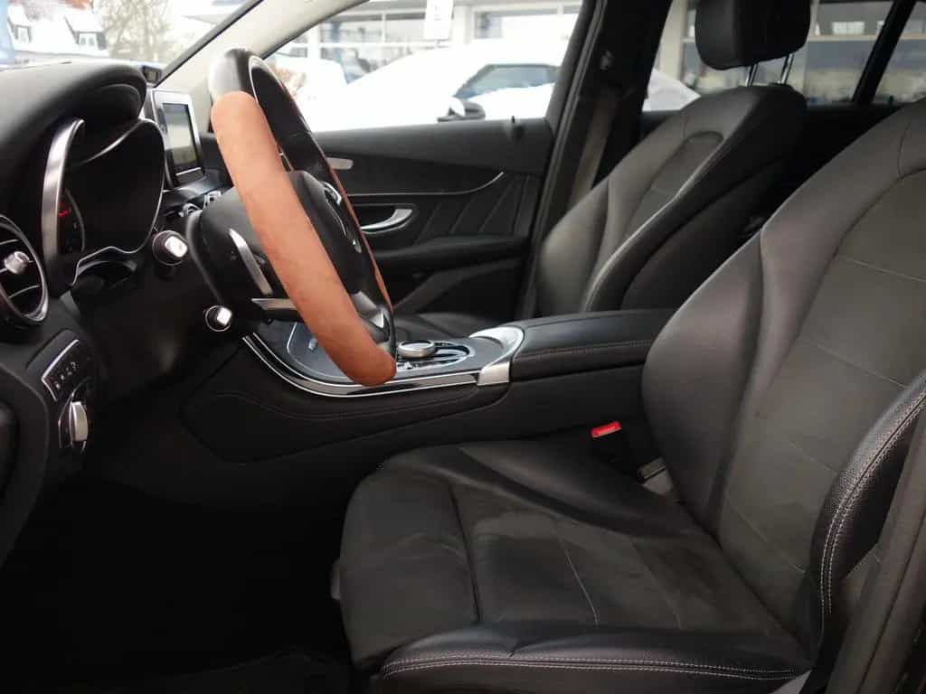 Mercedes-Benz GLC 300 Coupe  4Matic Autom AHK NAVI Leder LED 11/2017-photo-7